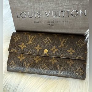 EUC LOUIS VUITTON MONOGRAM CANVAS SARAH WALLET